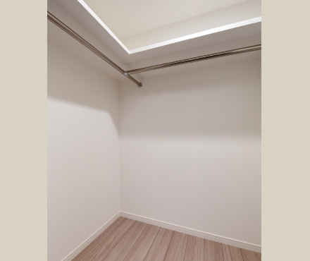 Walk-in Closet